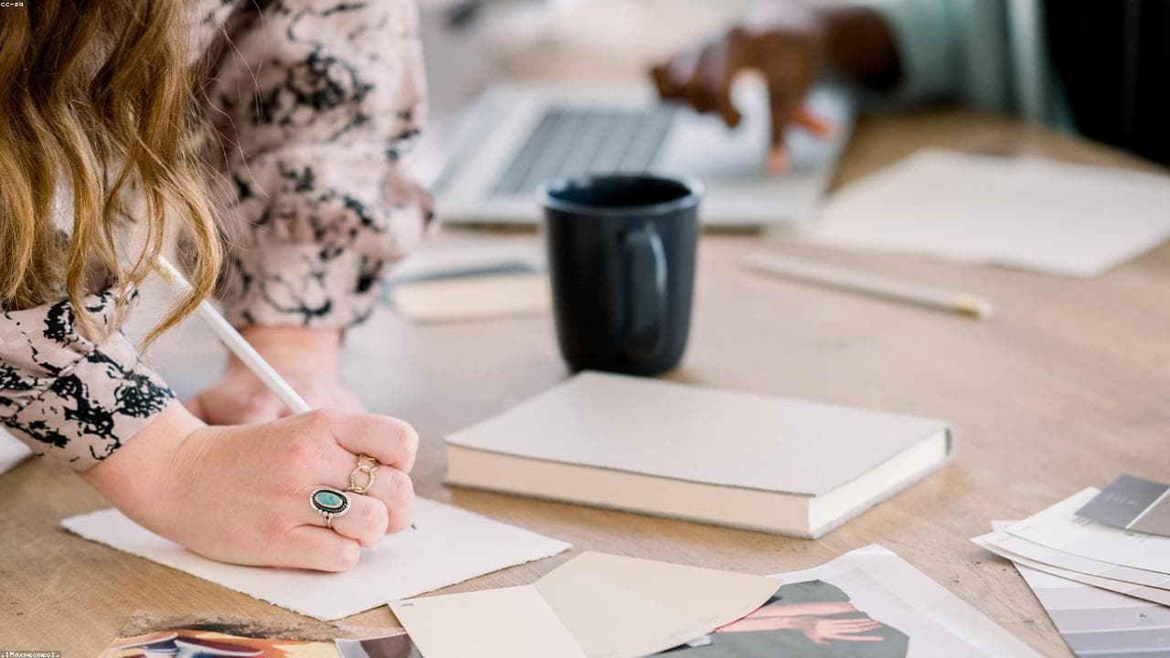 AI Meeting Notes for Product Managers: Automating PRDs, User Research Synthesis, and Sprint Reviews